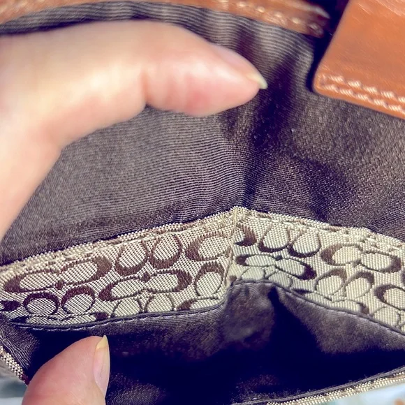 🌺 NWT COACH SOHO MINI SIGNATURE   WRISTLET F41515 KHAKI TOFFEE - Picture 8 of 8